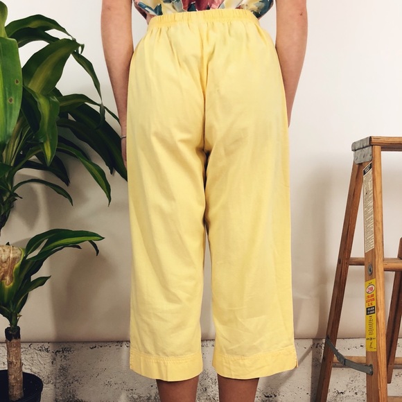 Playful Yellow Cotton Crops - Picture 7 of 7